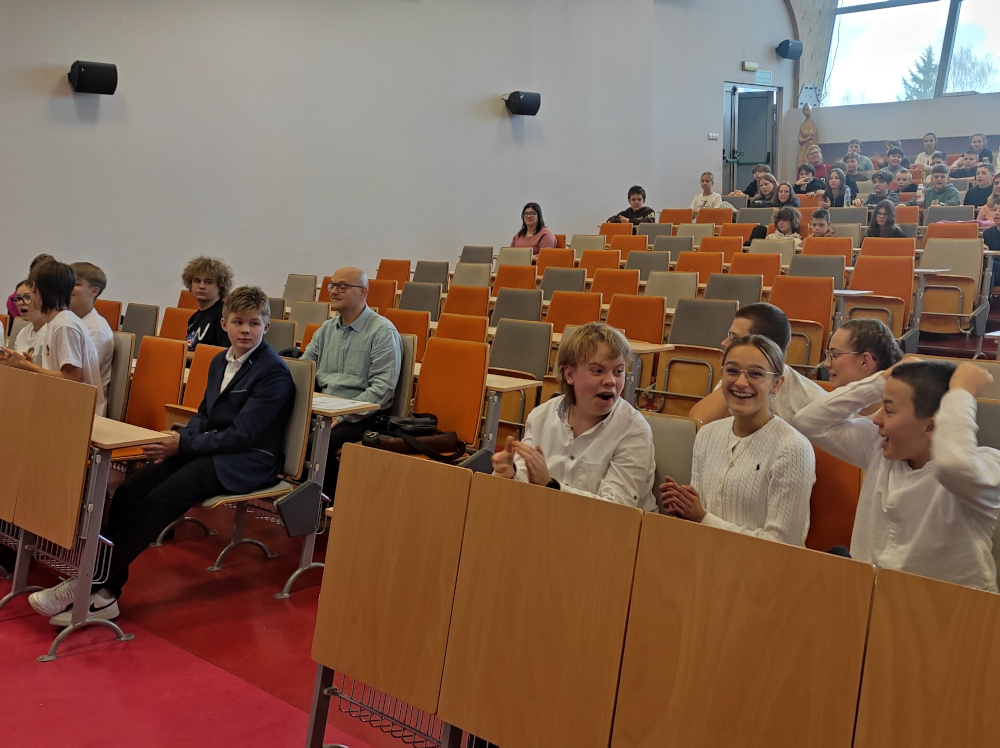 debata_24_02