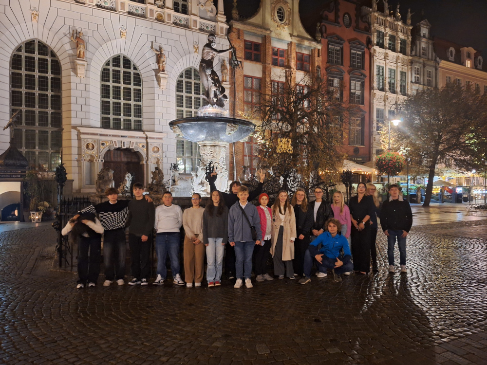 teatr_01_24